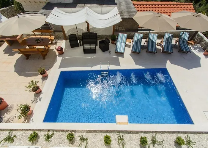 Seaside With A Swimming Pool Rastici, Ciovo - 11009 Apartamento Trogir