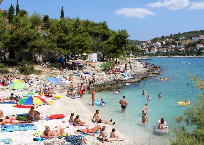Seaside With A Swimming Pool Rastici, Ciovo - 11009 شقة تروغير