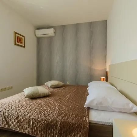 Seaside With A Swimming Pool Rastici, Ciovo - 11009 Apartament