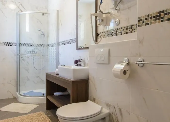 Appartement Seaside With A Swimming Pool Rastici, Ciovo - 11009